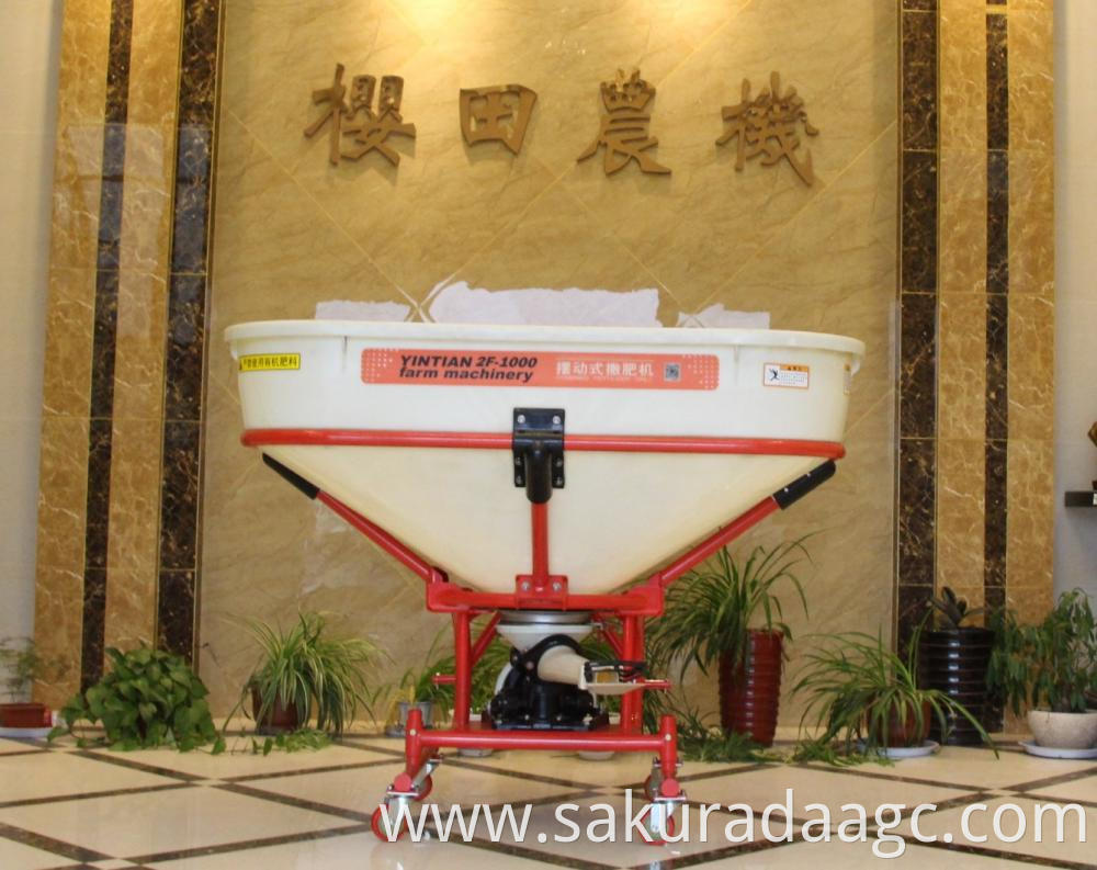 open type fertilizer spreader